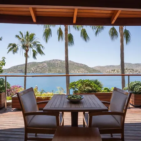 Hotel Loryma Luxury 3*