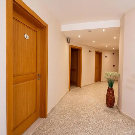 Hotel Loryma Luxury 3*