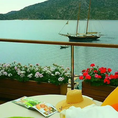 Hotel Loryma Luxury 3*