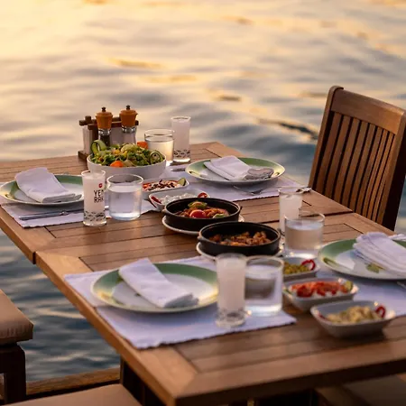 Отель Loryma Luxury 3*