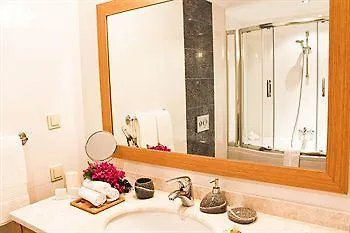 호텔 Loryma Luxury 3*