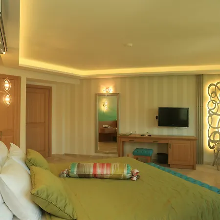 Loryma Luxury 3*