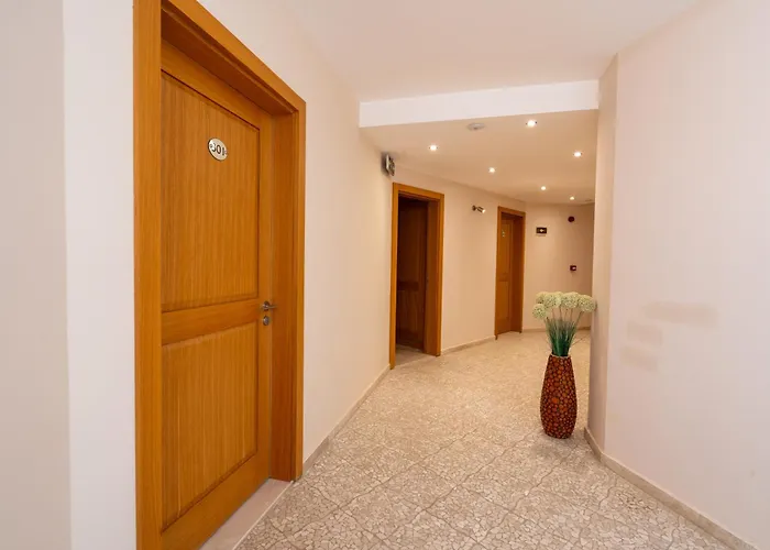 Отель Loryma Luxury 3*